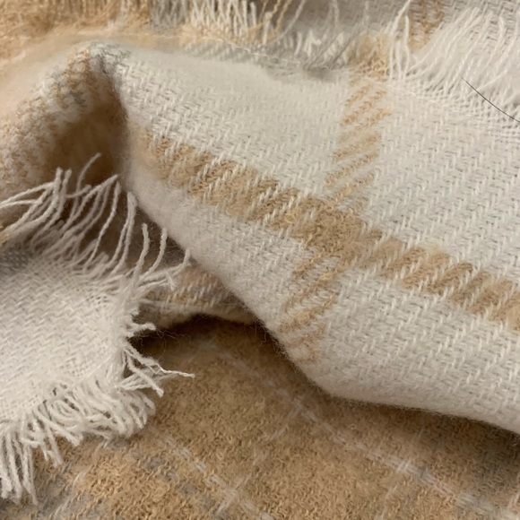 Aerie, cream/tan/gray scarf, 30”x80.” Cozy, blanket scarf. NWT. Fall is coming! - Picture 5 of 5